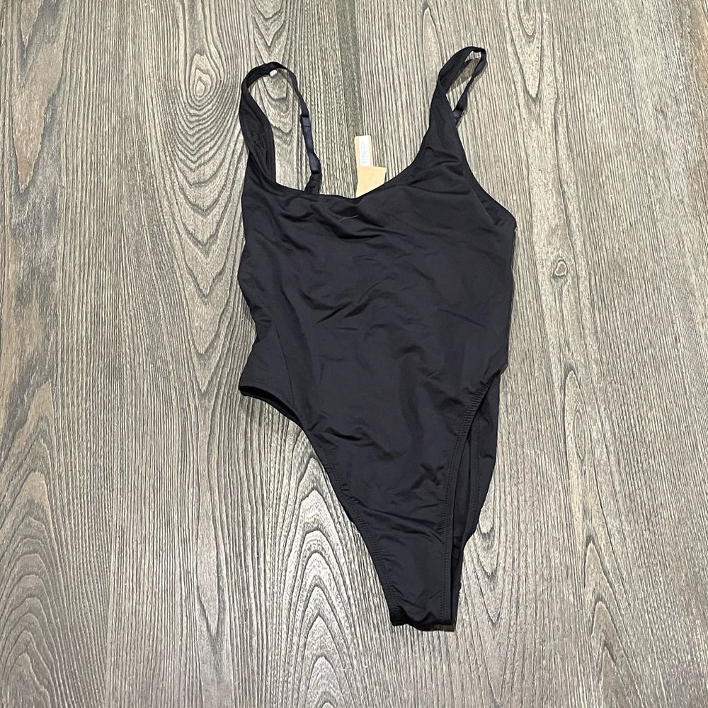 NWT Signature Swim Scoop Neck One Piece Adjustable Straps Pull-On Onyx Large